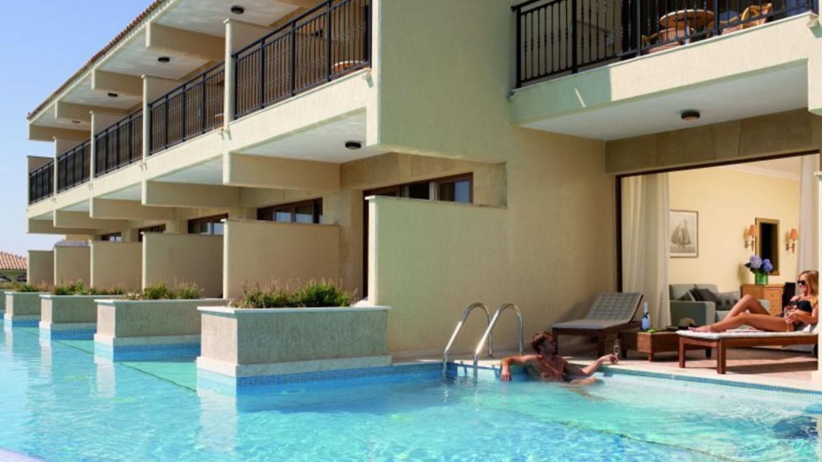 Junior Suite Swim Up